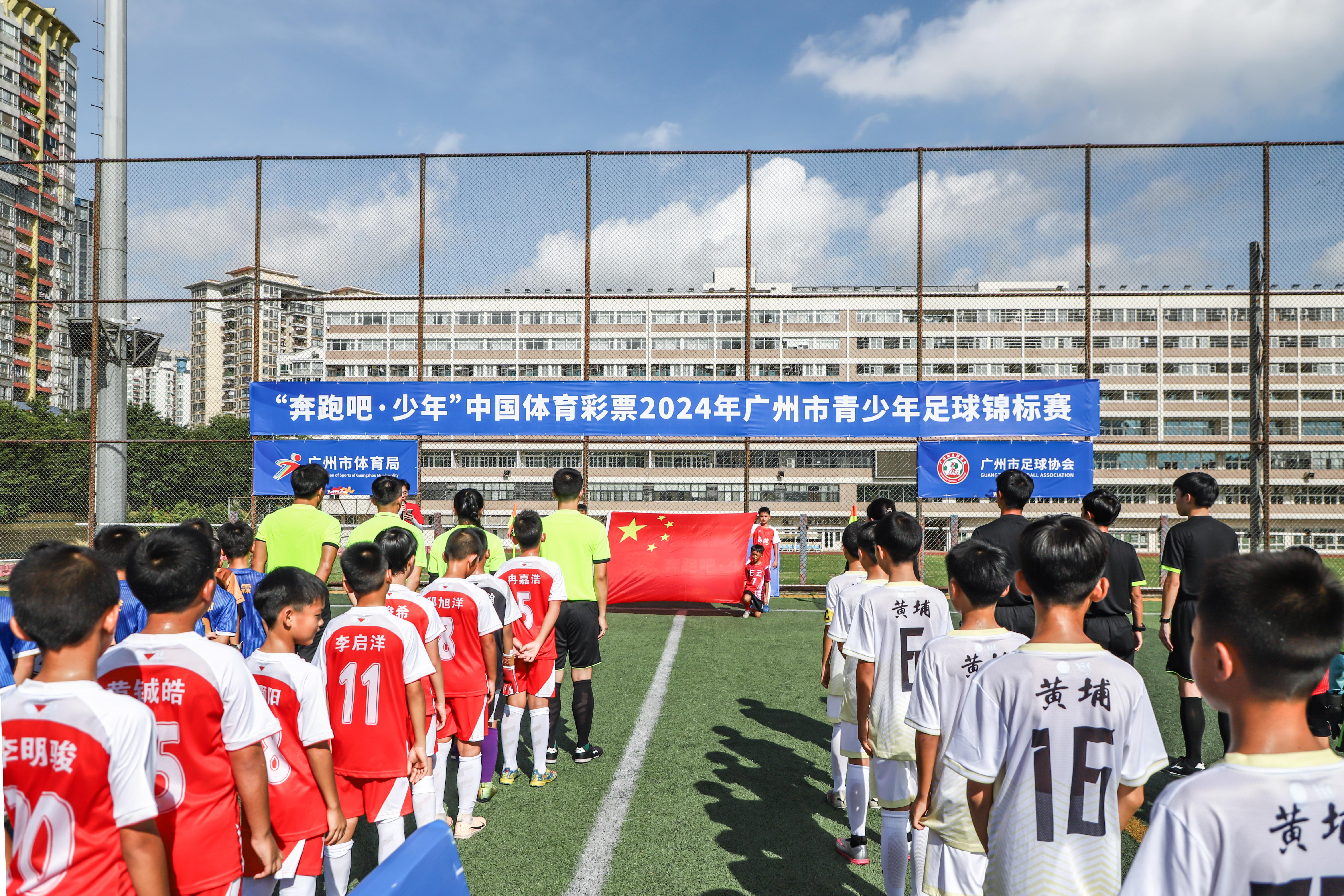 关于足球技术培训课程受欢迎，足球梦想点燃青年热情的信息