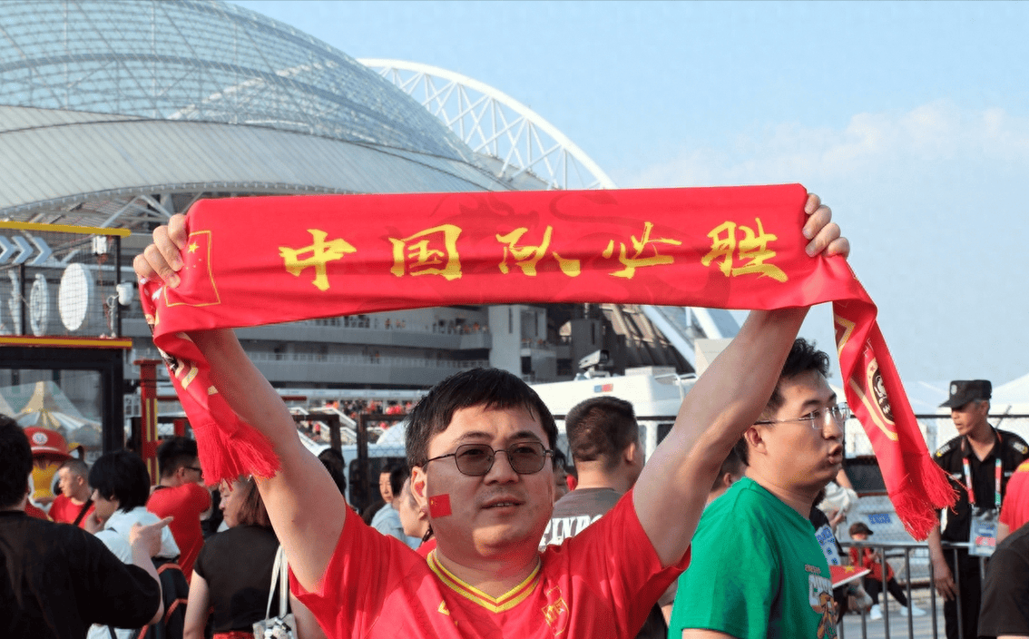 广发体育官网官网-大赛中中国队表现抢眼，引发球迷关注